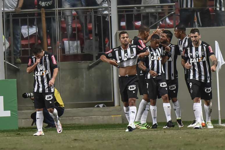 Foi dif&iacute;cil, mas o Atl&eacute;tico-MG est&aacute; nas quartas