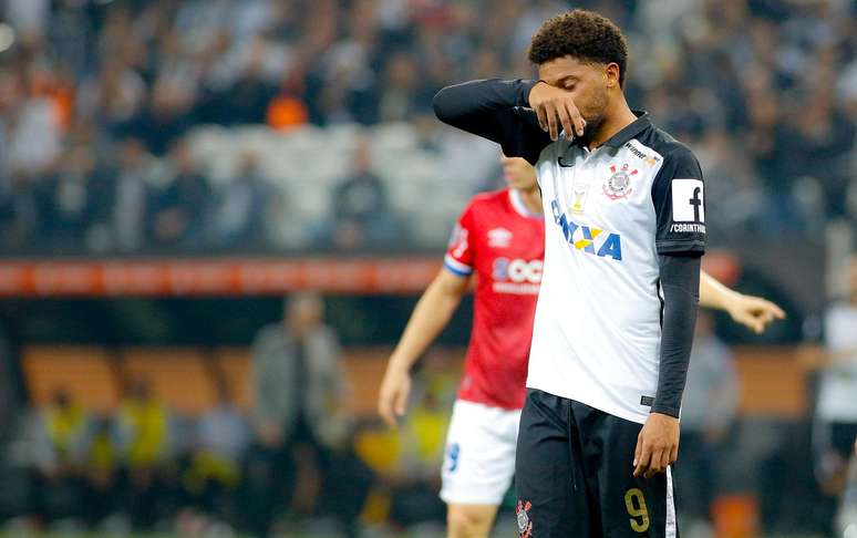 Romero quase marcou e garantiu a classifica&ccedil;&atilde;o do Corinthians no &uacute;ltimo lance