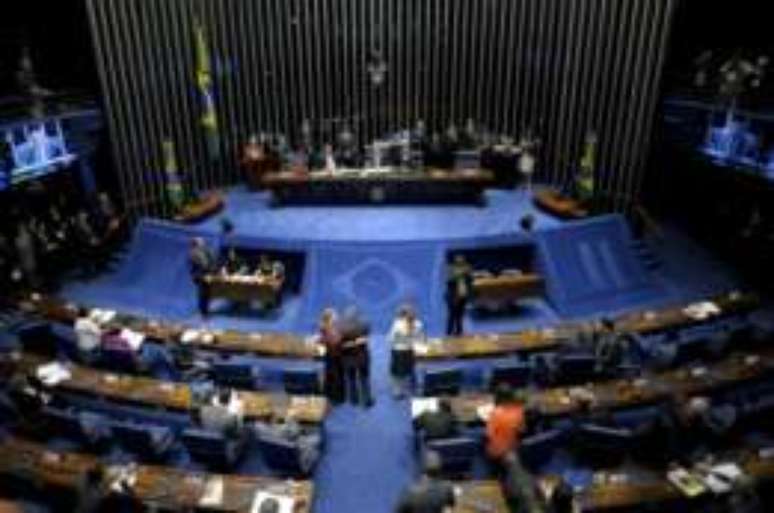 Caso Senado afaste Dilma, Temer assume interinamente até o julgamento final - quando pode ser confirmado no cargo