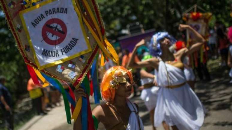 A organização recomendou também que os turistas procurem acomodação com ar-condicionado, para evitar que mosquitos entrem pelas janelas, e ressaltou que é preciso praticar sexo seguro