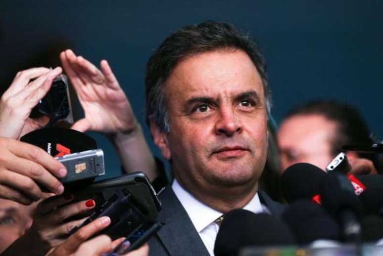 Aécio nega acusações 