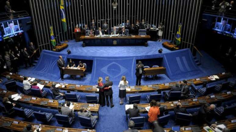 Sessão de votação do impeachment durou muitas horas 