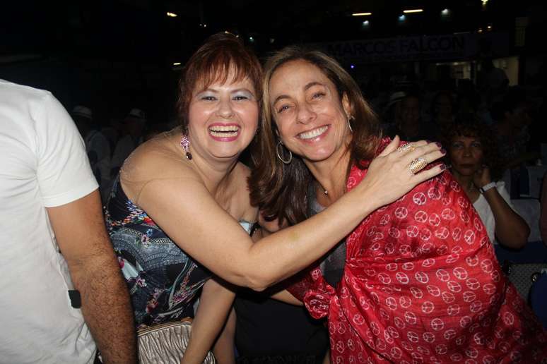 Cissa Guimarães e a atriz Narjara Turetta também marcaram presença no show de Orlando Morais, no RJ 