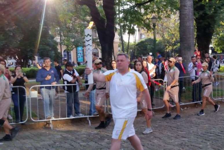 Tocha olímpica chegando à Praça da Liberdade