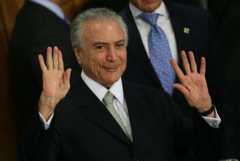 Michel Temer disse que, caso confirmado no cargo até 31 de dezembro de 2018, pretende reduzir o desemprego e entregar à população um país pacificado