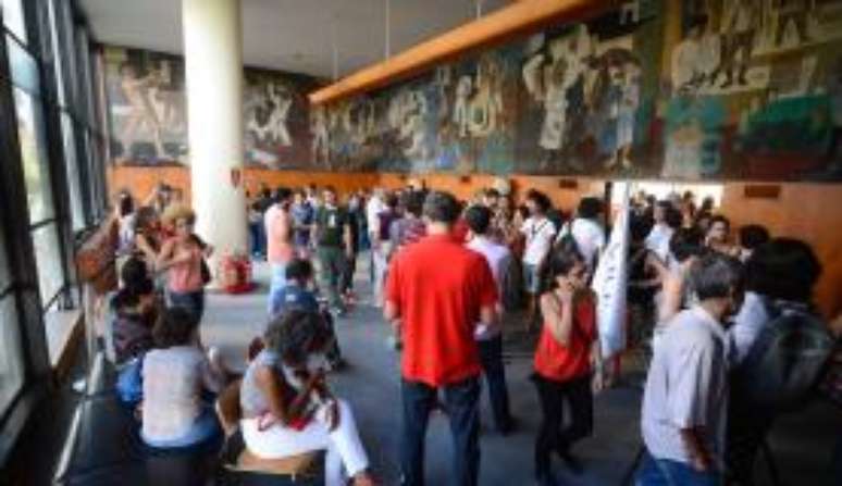  Em protesto contra o fim do Ministério da Cultura, grupo ocupa o prédio Gustavo Capanema, sede da Funarte, no centro do Rio