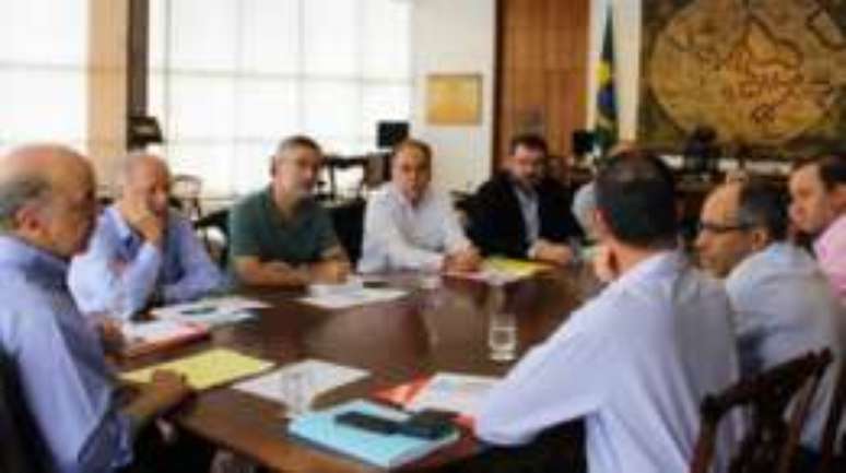 Serra se reuniu com assessores no Itamaraty no sábado
