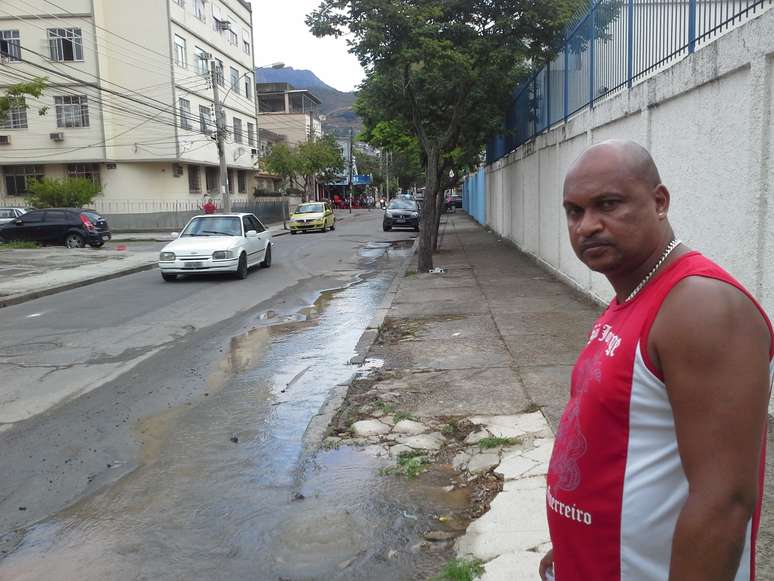 Sérgio Luiz Leitem, morador do Engenho de Dentro, se diz contrariado com o descaso do poder público no bairro