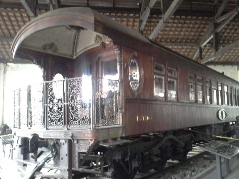 O carro (vagão) presidencial, utilizado por Getúlio Vargas na década de 1930, é outra peça de destaque exposta no Museu do Trem, no Engenho de Dentro