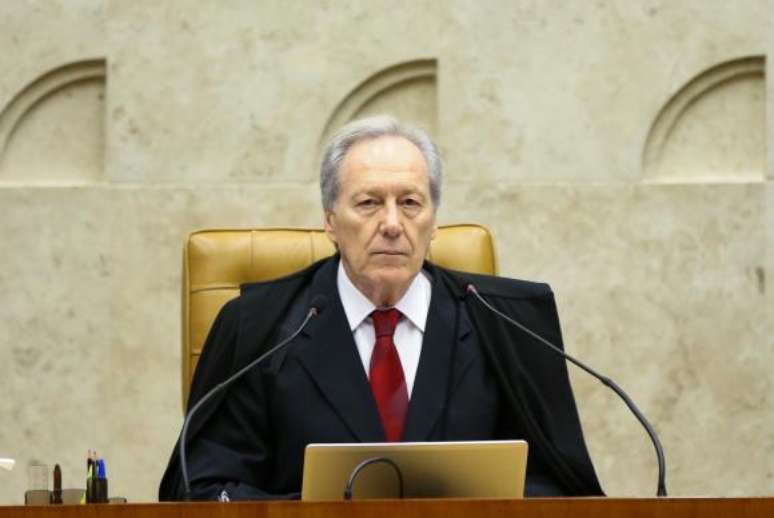 Brasília - Ricardo Lewandowski atua como presidente do processo de impeachment de Dilma e analisa questionamentos da Comissão Processante do Impeachment no Senado