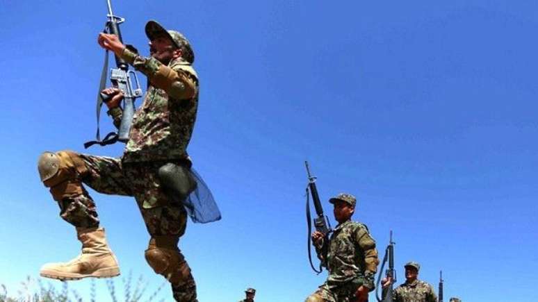 Cerca de 40% das tropas que figuram em listas oficiais simplesmente não existem, segundo informe elaborado por autoridades do Afeganistão 