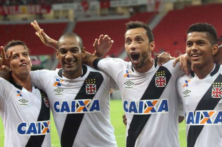 Camisa 10 de São Januário foi o nome do jogo desta terça-feira, o 30º sem perder do clube, ao fazer dois gols e ser impecável mais uma vez sob o comando de Jorginho na Série B