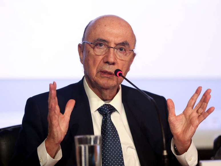 “Para voltarmos a crescer é necessário não sobrecarregar a sociedade com impostos”, disse Meirelles