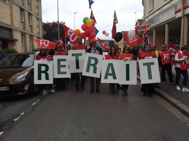 Manifestantes protestam contras as reformas trabalhistas francesas