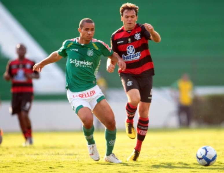 Petkovic jogou por Vitória, Flamengo, Vasco, Fluminense, Goiás, Santos e Atlético-MG