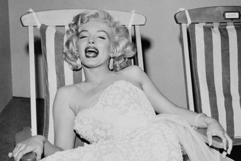 Frank Worth registrou essa rara imagem de Marilyn em momento de relaxamento