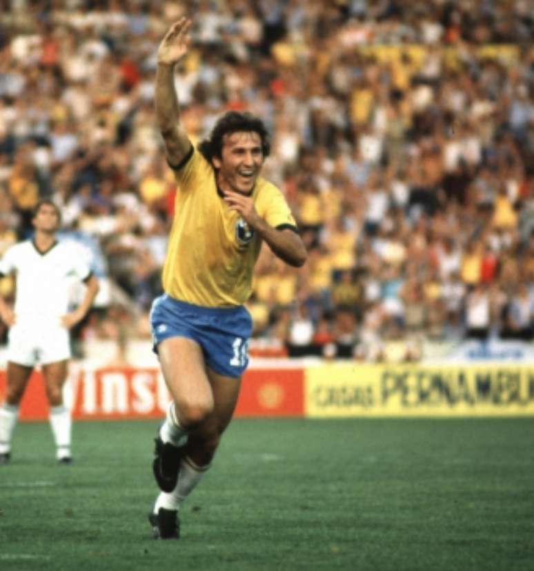 Zico fez 513 gols entre 1971 e 1994