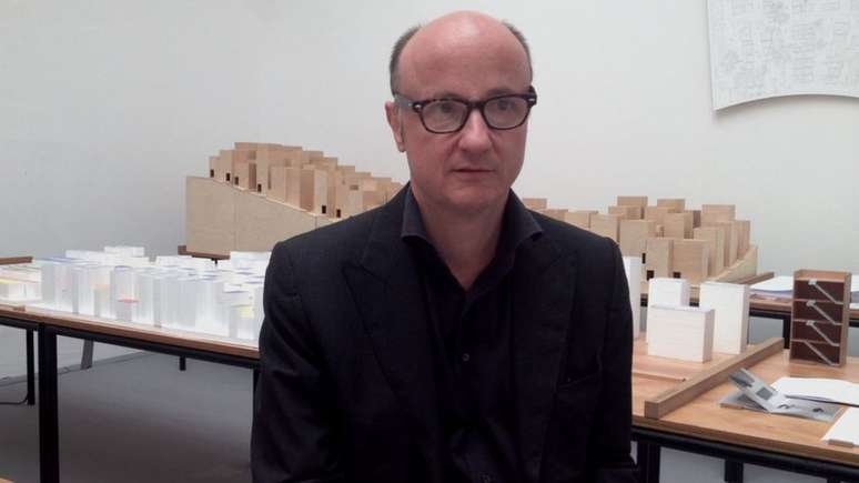 Arquiteto su&iacute;&ccedil;o diz ter ficado impressionado com labirintos do Jardim Colombo