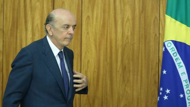 Serra sinalizou que pode fechar algumas embaixadas