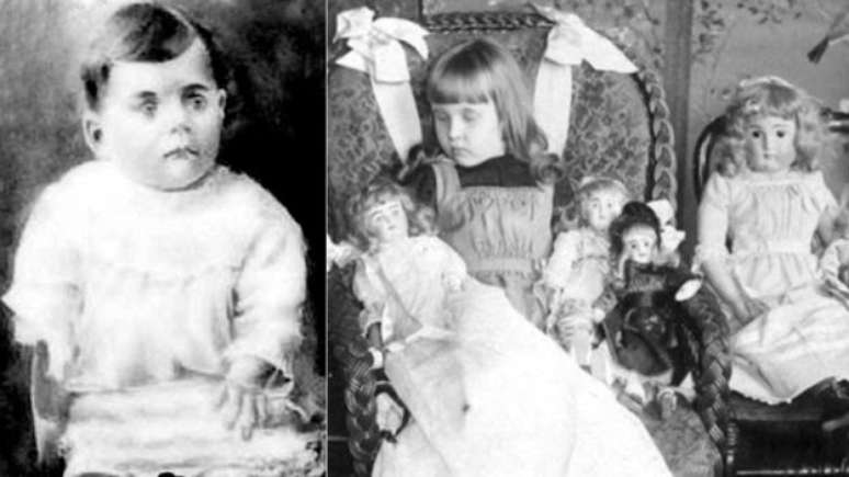 Os olhos do menino foram pintados sobre a foto, enquanto a menina foi colocada de forma a posar com seus brinquedos