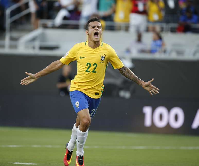 Philippe Coutinho marcou três gols na vitória do Brasil sobre o Haiti