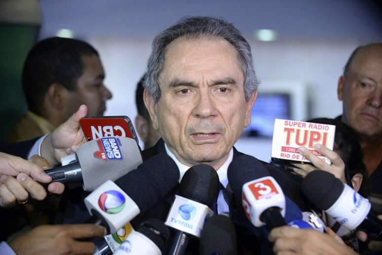 O presidente da Comissão Processante do Impeachment no Senado Federal, Raimundo Lira (PMDB-PB)