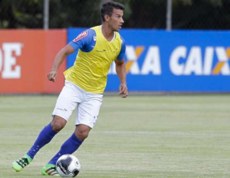 
                        
                        
                    Volante melhorou seu rendimento desde a chegada de Paulo Bento, mas o time do Cruzeiro ainda não engrenou (Foto: Divulgação/Washington Alves/Light Press)