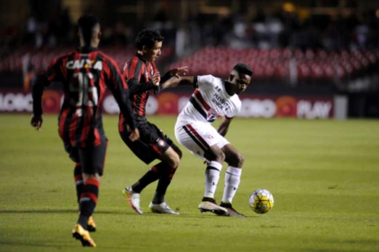  7ª rodada - São Paulo 1x2 Atlético-PR 