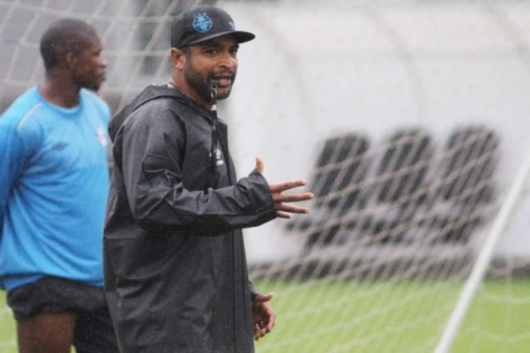  Roger Machado foi sondado pela diretoria, mas ficará no Grêmio 