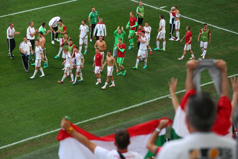 De um lado, s&oacute; alegria ...