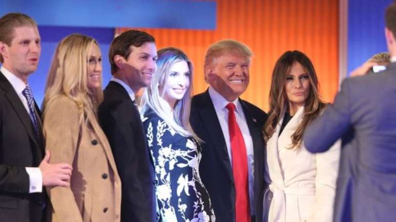 Trump posa com a família durante a campanha
