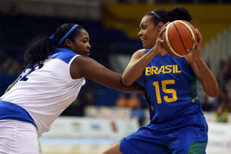 
                        
                        
                    Seleção feminina de basquete está no Grupo A na Olimpíada do Rio (foto:AFP)
