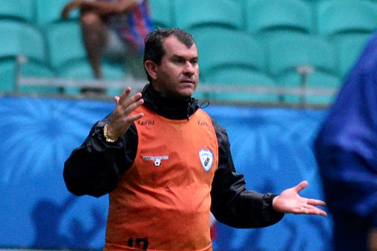 Técnico Doriva durante a partida entre Bahia e Londrina válida pela Série B do Campeonato Brasileiro 2016, na Arena Fonte Nova em Salvador