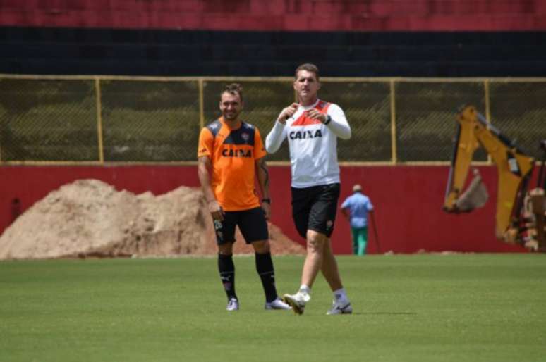 
                        
                        
                    Wagner Mancini fez os últimos ajustes em Salvador, antes do duelo contra os gaúchos (foto:Divulgação)