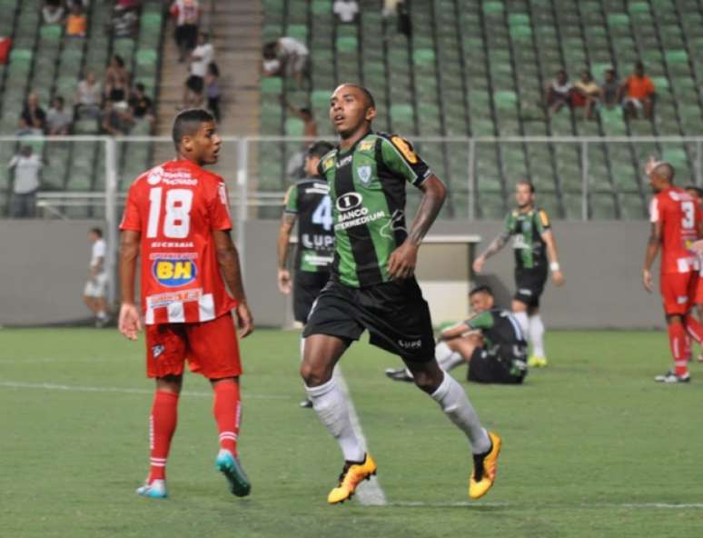 
                        
                        
                    Osman já marcou sete gols nesta temporada (Foto: Divulgação)