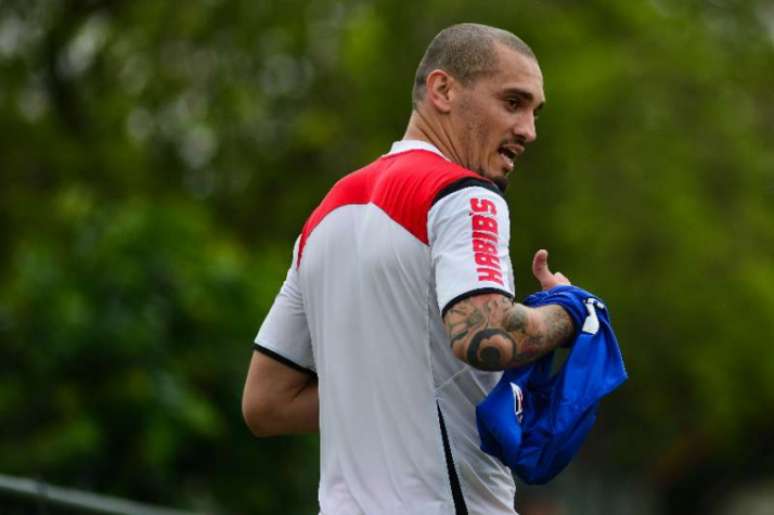 
                        
                        
                    Zagueiro Maicon, em treino do São Paulo (Foto: Maurício Rummens/Fotoarena/Lancepress!)