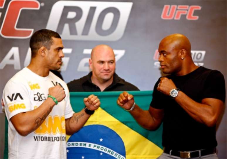 Anderson Silva e Vitor Belfort se enfrentaram no UFC 126 (FOTO: UFC)