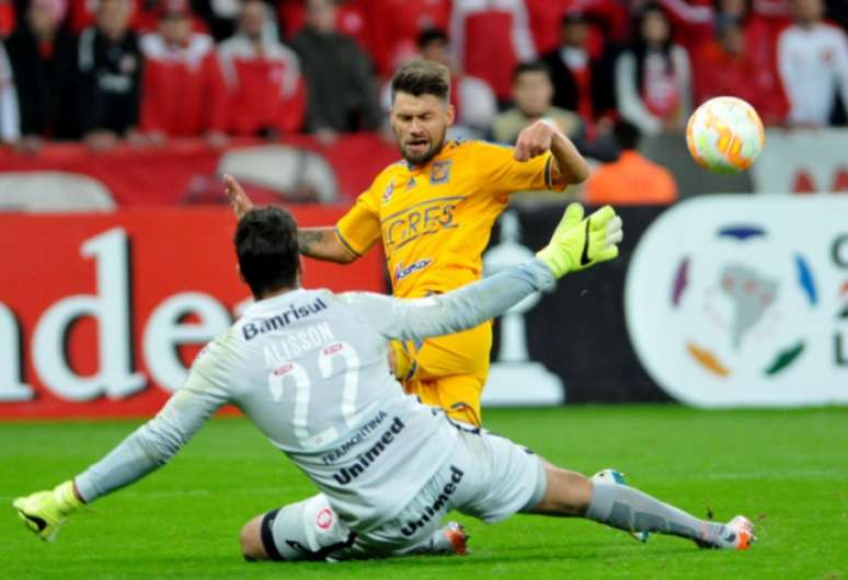 
                        
                        
                    Rafael Sóbis é o novo atacante do Cruzeiro (Foto: Ricardo Rimoli)