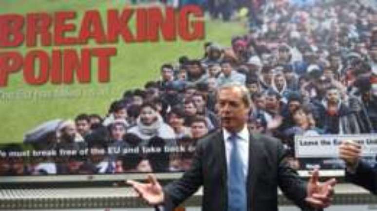 Nigel Farage foi criticado por abordagem sobre imigração ao defender Brexit