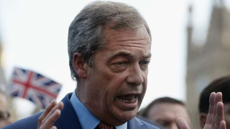 Nigel Farage, do Ukip, afirmou que a União Europeia "está morrendo"