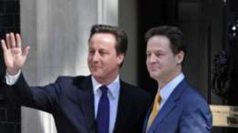 Cameron e Nick Clegg formaram uma coalizão em 2010