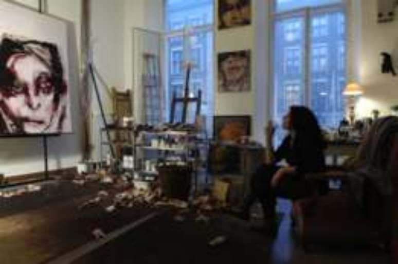 Lita Cabellut em seu estúdio