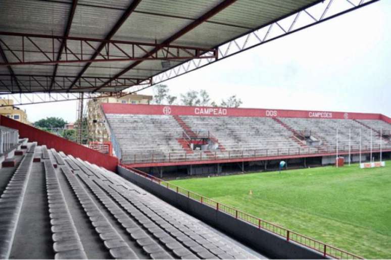 
                        
                        
                    Giulite Coutinho pertence ao América, que fez acordo com o Fluminense pelo estádio (Foto: Divulgação/América)