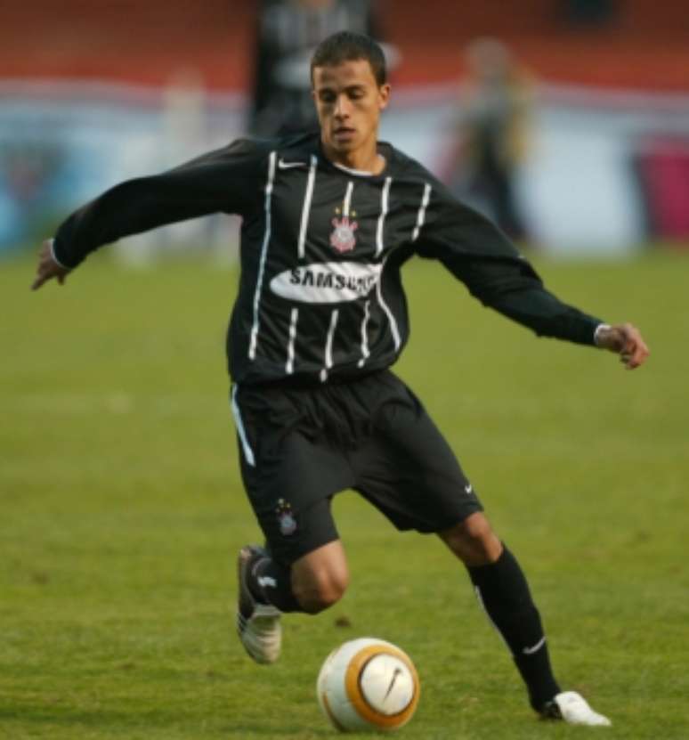 Nilmar custou cerca de R$ 27 milhões ao Corinthians em 2005: veio do Lyon