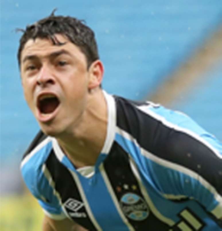 Giuliano foi contratado pelo Grêmio do Dnipro, da Ucrânia, por R$ 18,6 milhões e estpa na lista