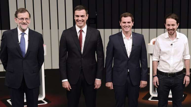 Sem nenhum partido com maioria absoluta, líderes políticos espanhois devem sentar-se à mesa novamente para negociar