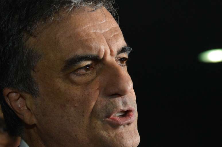 A defesa de Dilma também sustentou que o ato teve como finalidade "a satisfação de todo um grupo político", referindo-se ao PMDB.