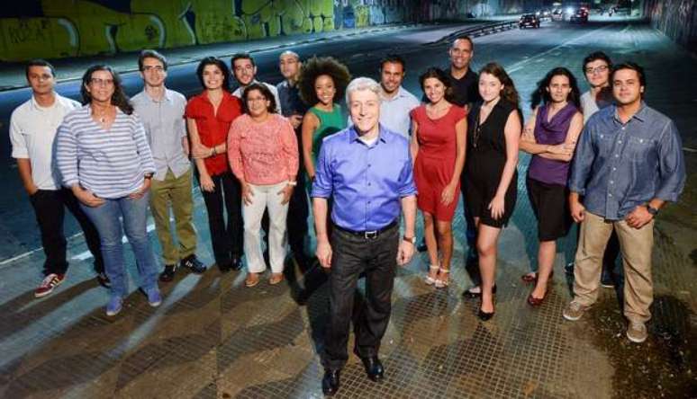 Barcellos com integrantes de sua equipe (Foto: TV Globo/Divulga&ccedil;&atilde;o)