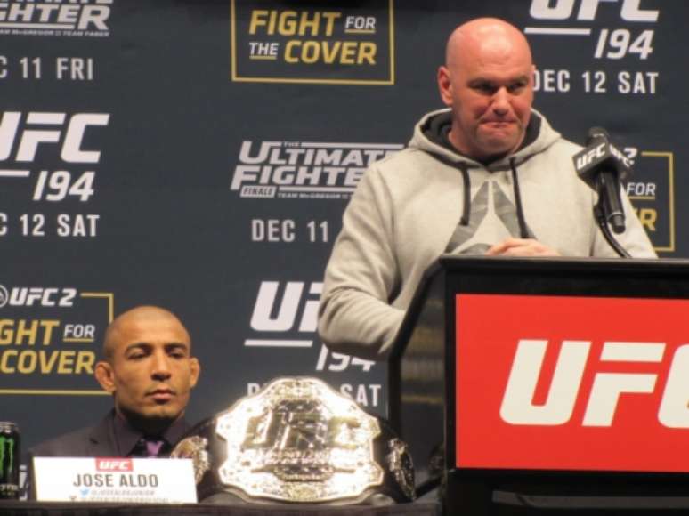 José Aldo ao lado de Dana White durante coletiva do UFC 194