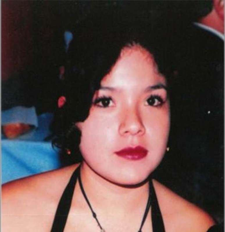 Verónica Razo foi torturada pela Polícia Federal do México em 2011, denuncia a Anistia Internacional. Ela teria sofrido choques elétricos e estupros em sequência para assinar uma falsa confissão, e permanece na prisão sob acusação de sequestro